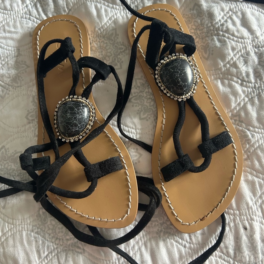 Skemo Black and Tan Sandals with Silver Ornament